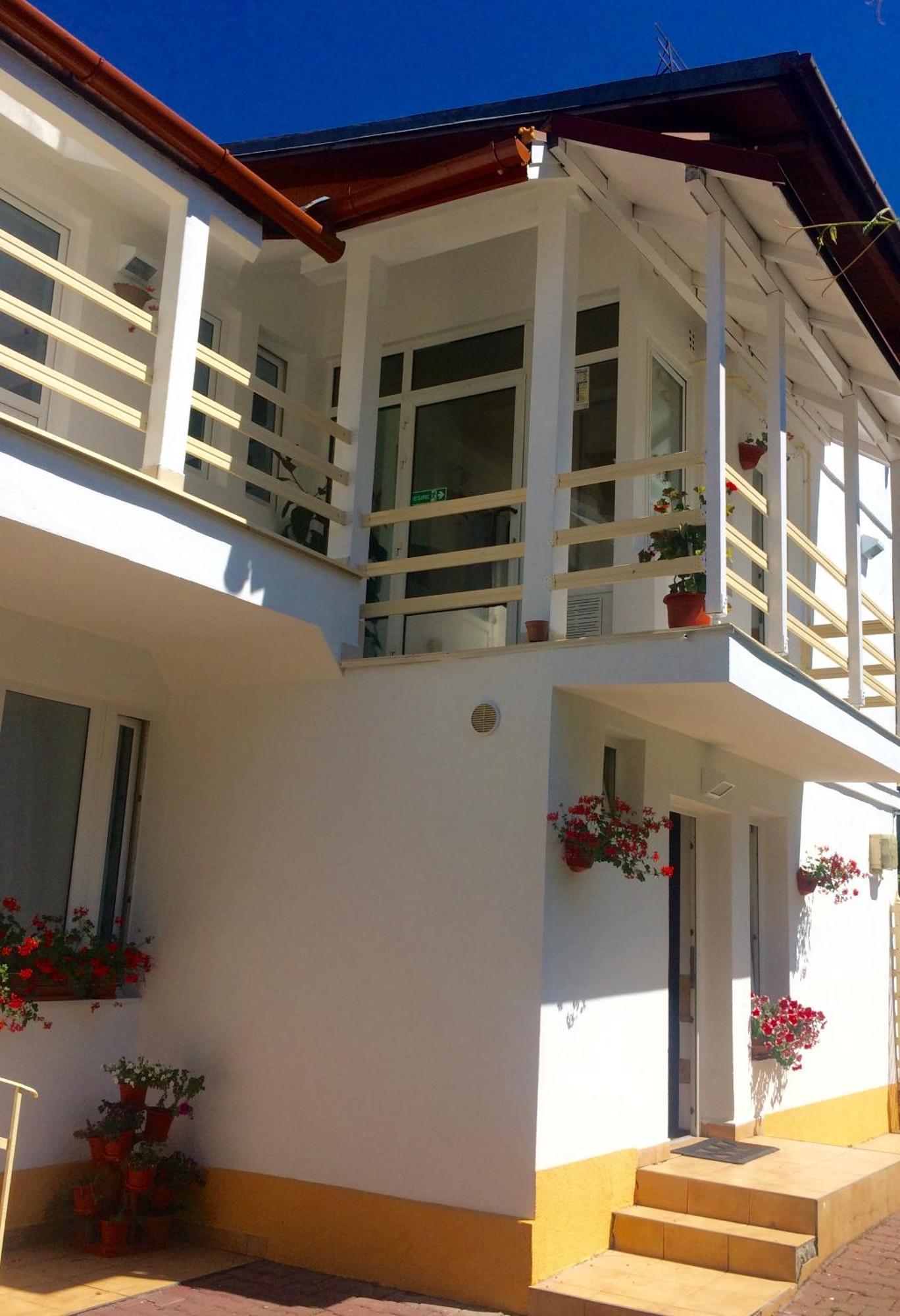 Suri Guesthouse Braşov Exterior foto